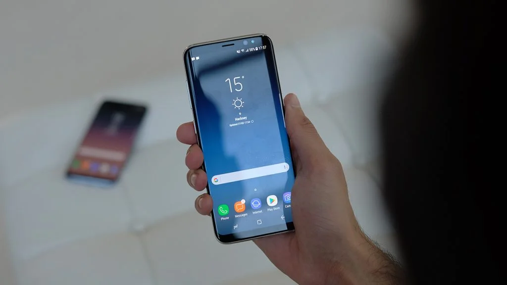 Samsung Galaxy S8 Review: Redefining Flagship Standards with Design and Performance Excellence Samsung Galaxy S8 Review: Redefining Flagship Standards with Design and Performance Excellence